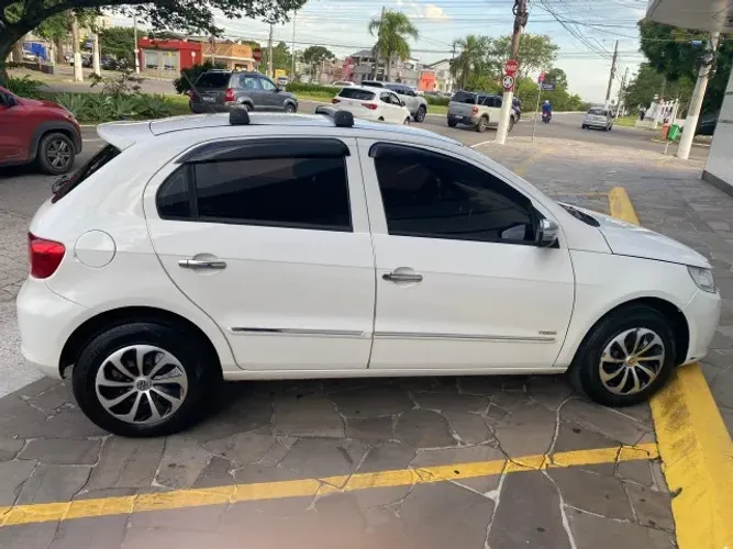 Volkswagen Gol,1.6, Total Flex, câmbio automatizado I-motion, com pneus novos e baixa km.