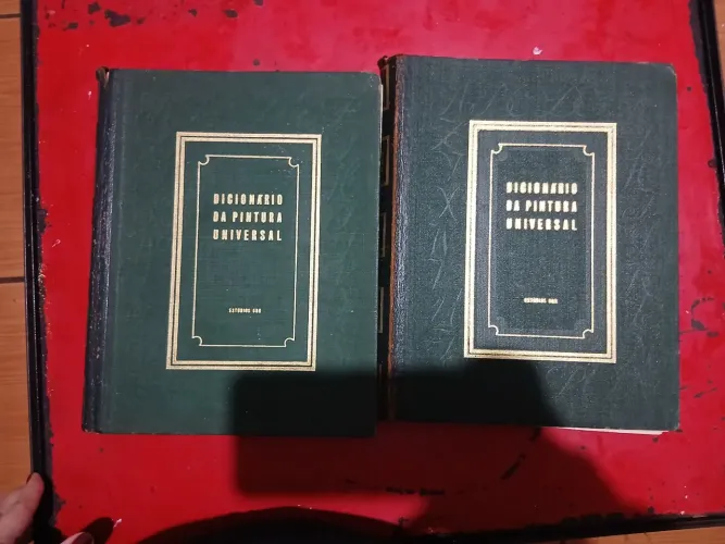 Livros Dicionário da pintura universal