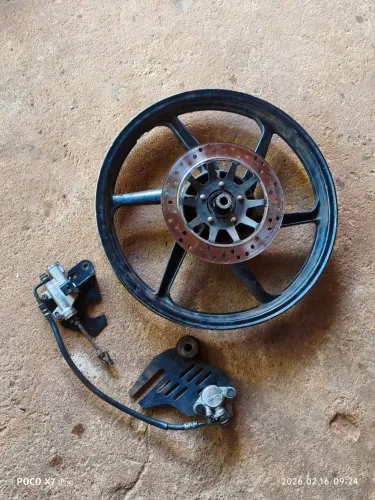 Vende se essa roda traseira com freio a disco 150 fan, marca SCUD
