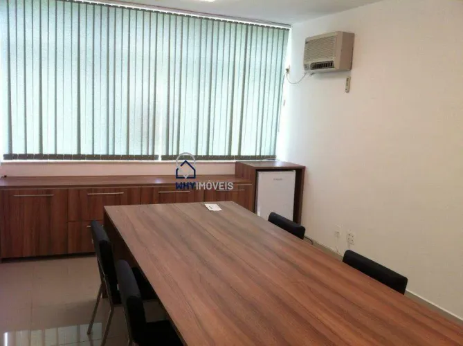 Sala à venda no Santa Lúcia