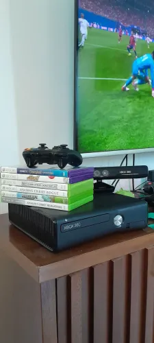 XBOX 360 SLIM 250GB - BLOQUEADO 