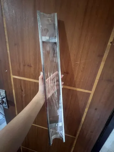 Vendo dois puxadores Inox de porta - 270 facilito cartão <br><br><br>$ 280<br><br>Facilito cartão