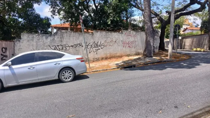 2 x lotes paralelos, um de esquina, 100% plano, B. Sao Jão Batista, ótima localidade 