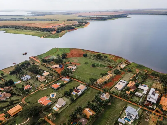 Terreno à venda no Condomínio Ilha do Sol com 1552,39m², por R$ 950.000 - Primeiro de Maio