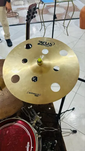 Prato de bateria Zeus conservado 
