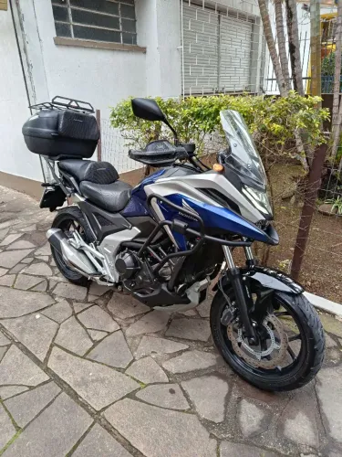 Honda NC 750 equipada aceito trocas