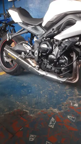 Street Triple 675 impecável