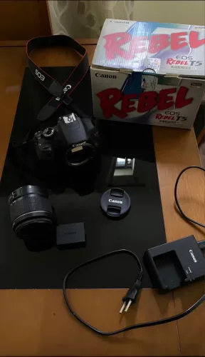 Câmera Rebel T5 + lente 18-55
