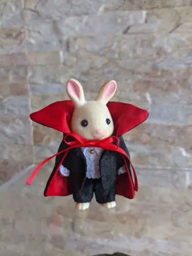 Roupinha Vampiro Sylvanian Families 