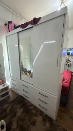Guarda roupa de solteiro
