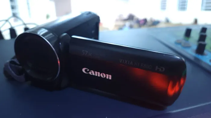 Câmera CANON Vixia HF R800