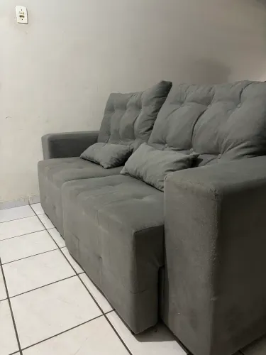 Sofá com retrátil