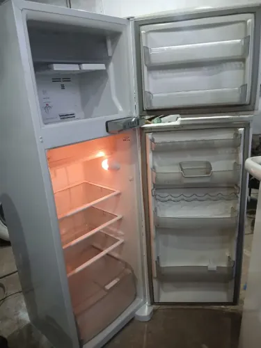 GELADEIRA FROST FREE COM GARANTIA E ENTREGAR