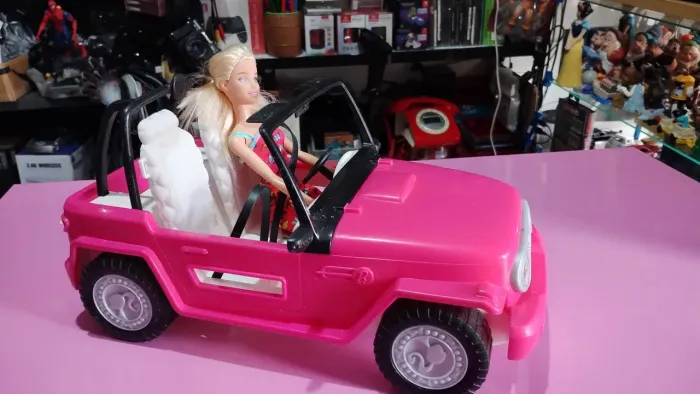 Carro da Barbie a boneca 