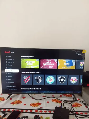 Tv 40 polegadas HISENSE SMART pouco tempo de uso