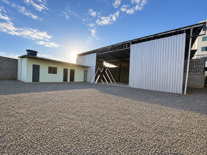 Galpão 250 m² para alugar no Olímpio Moreira em Itaúna/MG