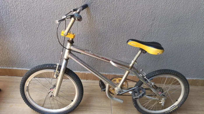 Bicicleta Cross aro 20.