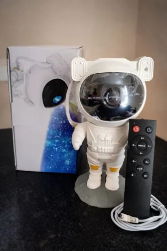 Luminária decorativa astronauta| Projetor galáxia