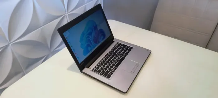 Notebook Lenovo Core I3 - 6100, 8Gb Mem. DDR4, SSD 128 Gb