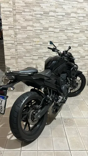 FZ25 all black