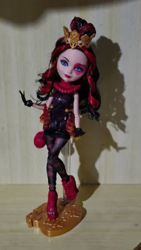 boneca lizzie hearts ever after high basica RESERVADA 