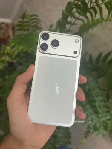 iPhone XS Max 64GB EM 17 PRO MAX