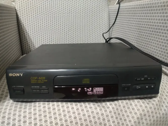 Cd player Sony M28