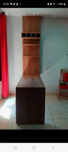 Mesa e adega