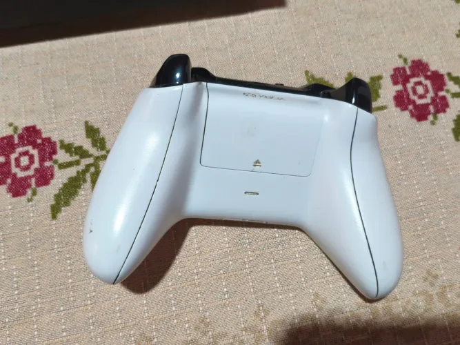 Xbox One + Controle + 6 Jogos Físicos | Red Dead 2, Cyberpunk, Mortal Kombat 11