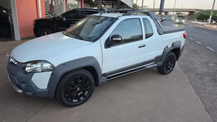 Fiat Strada Adventure 1.8/ 1.8 Locker Flex CE 2016