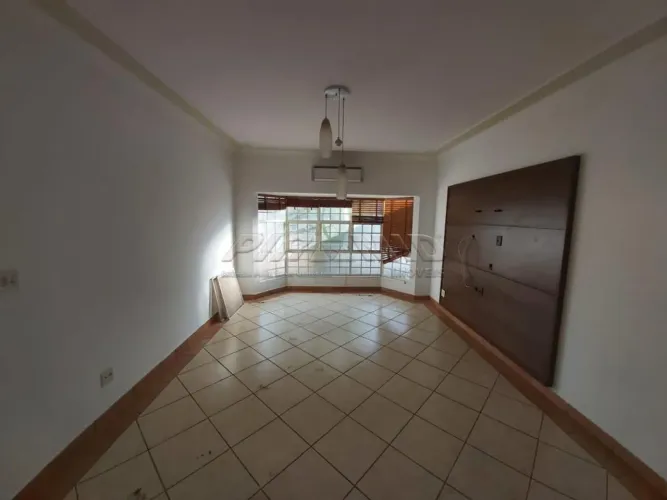 Casa padrão com 152m², bairro Alto da Boa Vista, Zona Sul em Ribeirão Preto/SP.