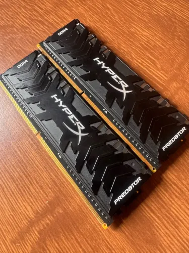 Memoria DDR4 Hyperx Predator 2x8GB Usada