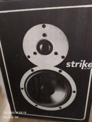 Cajon Strike com vassourinha.