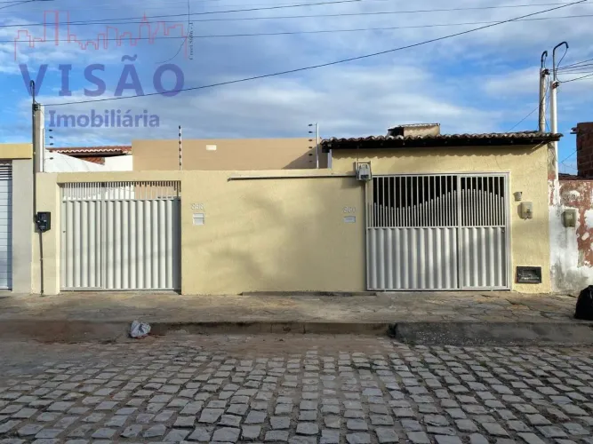 VENDEM-SE 02 CASAS NO BAIRRO PLANALTO TREZE DE MAIO - CONJUNTO LIBERDADE I