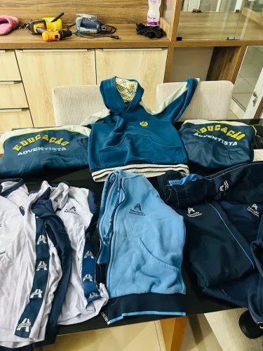 Lote de uniforme adventista tamanho 10 a 12 anos