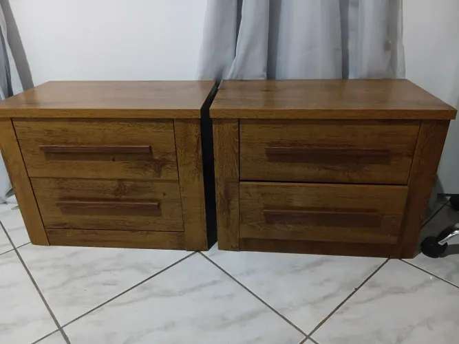 MESA DE CABECEIRA 
