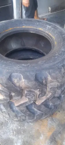 Pneu para Retroescavadeira