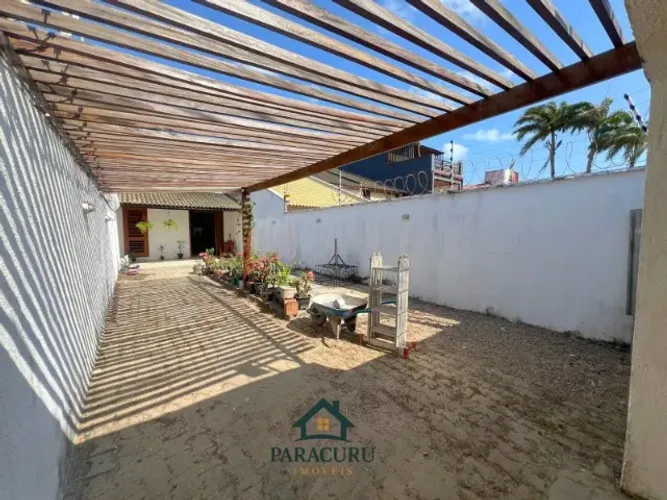 Vendo casa duplex com três quartos e piscina no Paracuru