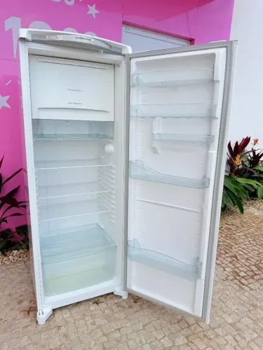 GELADEIRA FROSFREE GELO SECO
