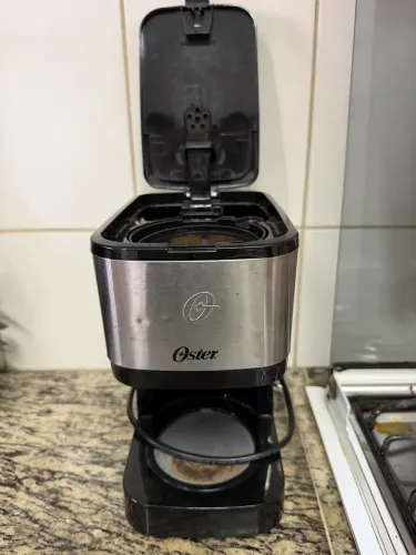 Cafeteira Oster Compacta Inox OCAF300 