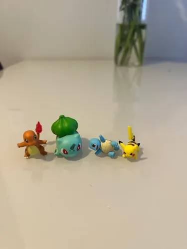 Pokémon Pikachu Squirtle Charmander Bulbasaur