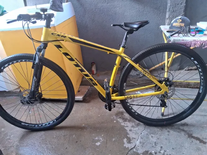Bicicleta em alumínio Lotos cxr