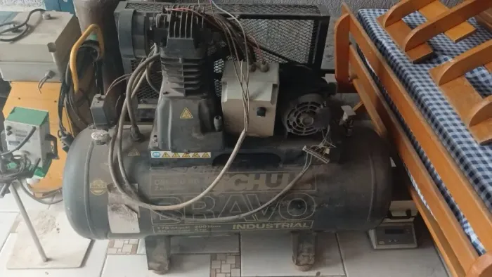 COMPRESSOR SCHULZ BRAVO lNDUSTRIAL CSL 20 BR/200 USADO! COM KIT MANGUEIRAS E FILTRO!