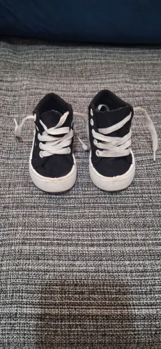 Tênis de bebê tipo Vans Cano alto Tam 19/20