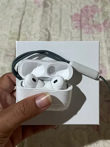 Fone de ouvido Bluetooth com cordinha