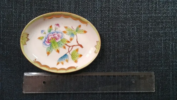 Porcelana Húngara Pintada à Mão - Vintage - Edição Comemorativa de 1976