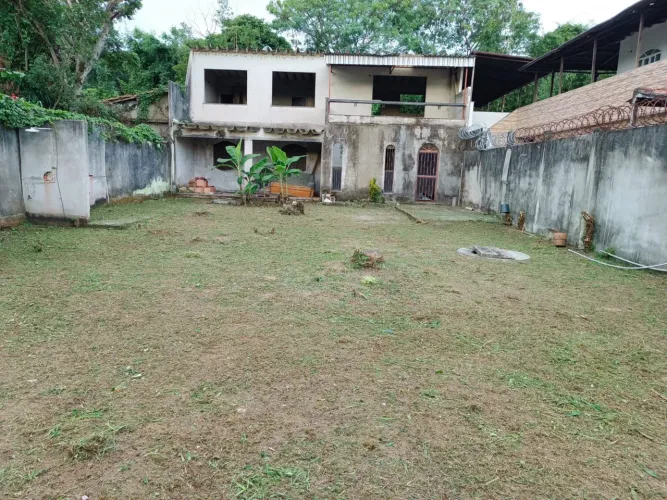 Vendo casa em construção com terreno frontal !