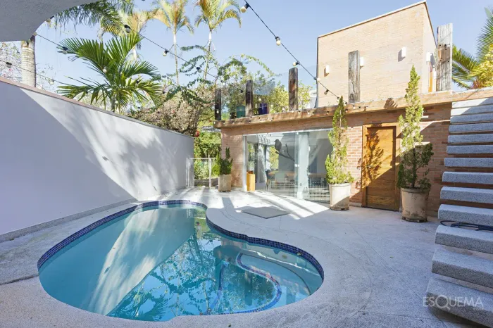 Casa em rua fechada no Cidade Jardim