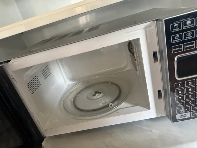 Microondas Philco 25 L Modelo PME25 R$300
