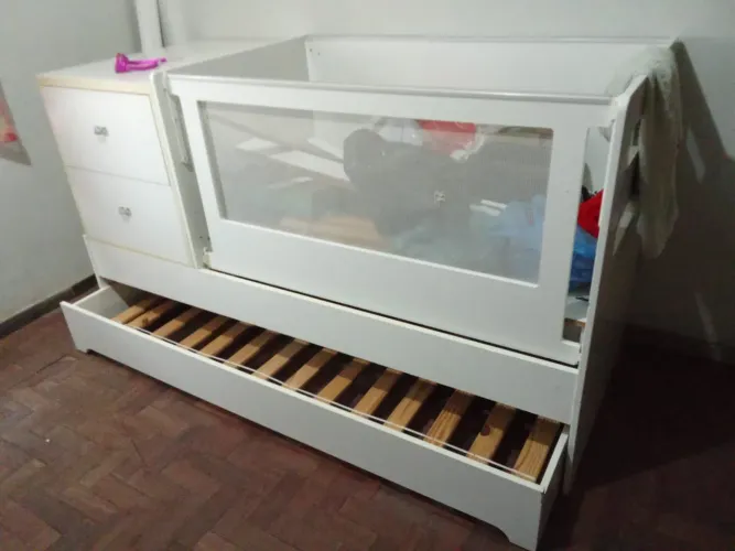 Berço com bicama e armário MDF. 900,00